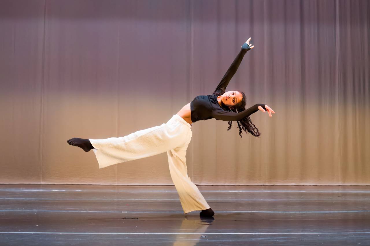 Ballet Cymru dancer leaning backwards